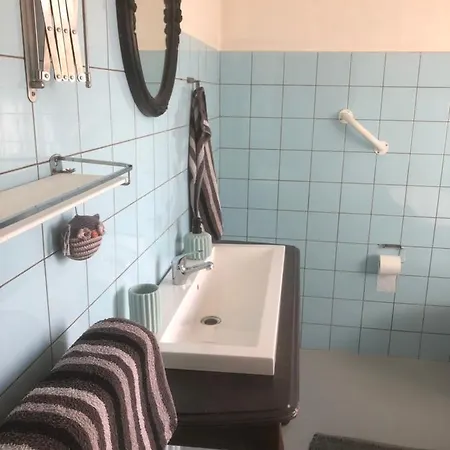 Retro Bolig - Fyldt Med Hygge! Ingen Luksus *