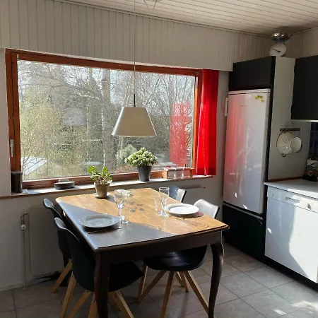 Retro Bolig - Fyldt Med Hygge! Ingen Luksus * Kolind