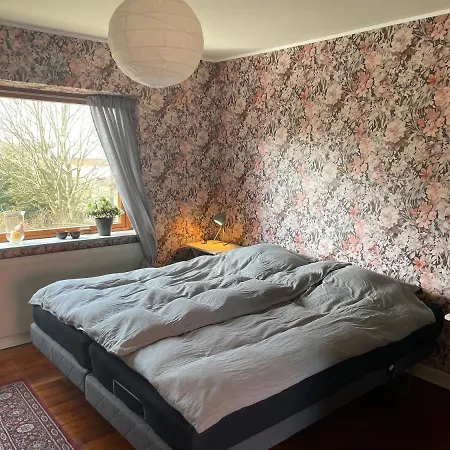 Retro Bolig - Fyldt Med Hygge! Ingen Luksus *