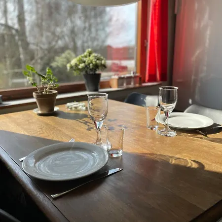 Retro Bolig - Fyldt Med Hygge! Ingen Luksus *